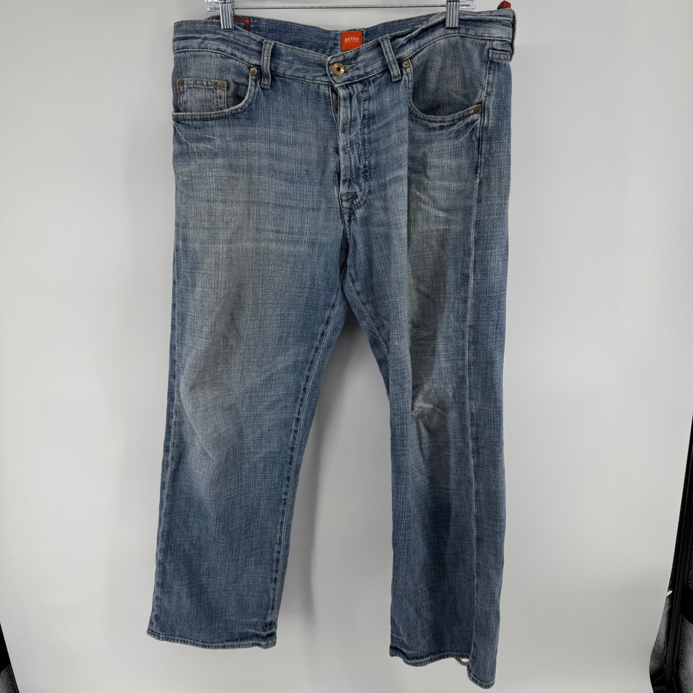 HUGO BOSS Mens Jeans Blue Wash Straight Leg Button Fly Size 34x30
